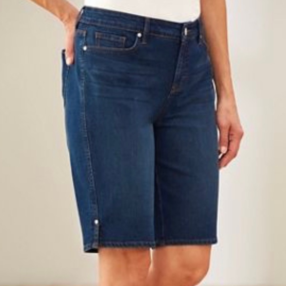 𝅺GLORIA Vanderbilt Bermuda Denim Jean Shorts Dark‎ Wash NWT